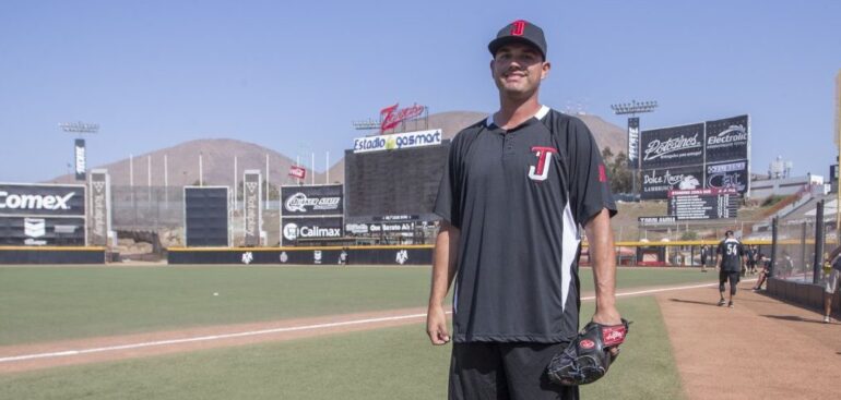 LLEGA TYSON PÉREZ AL BULLPEN DE TOROS DE TIJUANA