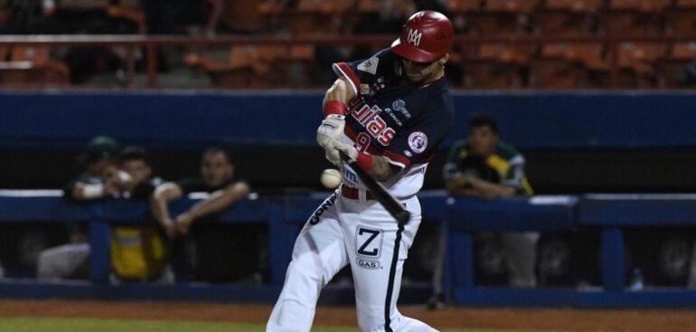 CONECTA JUAN PÉREZ SU PRIMER CUADRANGULAR EN LMP