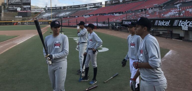 TRABAJA ACADEMIA DE BEISBOL DE TOROS EN TIJUANA