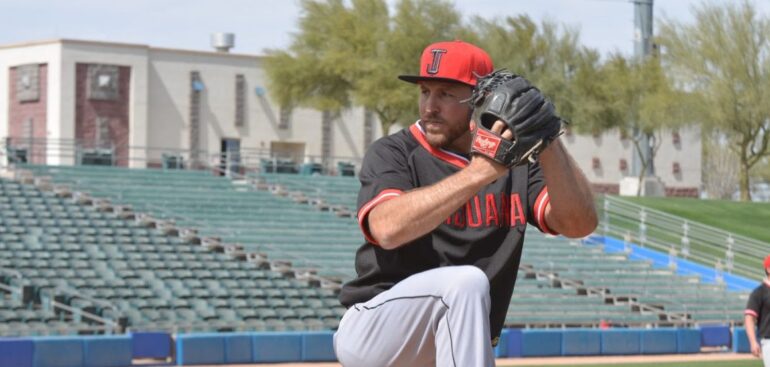 REFUERZA DANIEL MOSKOS BULLPEN DE TOROS; RIVERO PASA A TECOLOTES