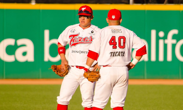 Toros no puede con pitcheo del Águila, caen 8-1