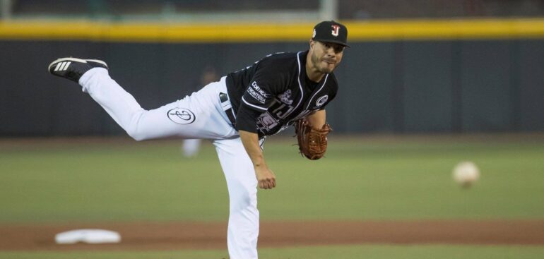 VAN TOROS A AGUASCALIENTES POR BOLETO A SERIE DE CAMPEONATO