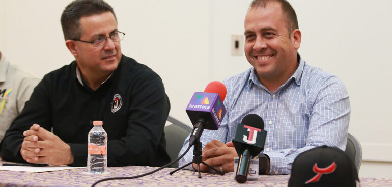 Celebra Alcalde de Moroleón alianza con Toros de Tijuana