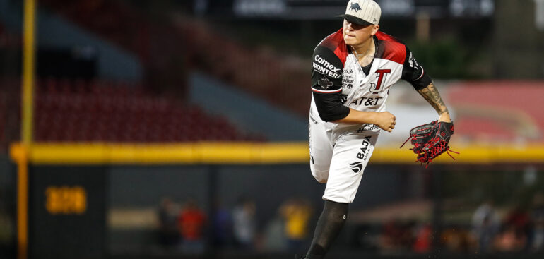 Tropieza Toros en primero de la serie