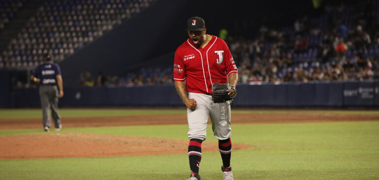 Pega Toros primero en Monterrey