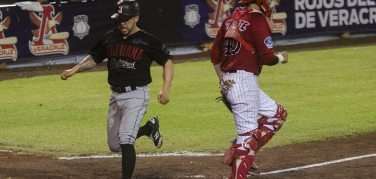 Toros aseguran serie en Veracruz