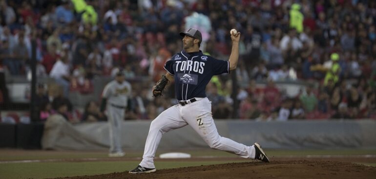 REMONTA TOROS Y VENCE A PERICOS