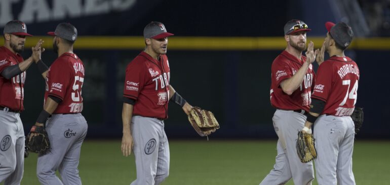 TOROS PROPINA PALIZA A SULTANES Y SE EMPATA SERIE DE CAMPEONATO