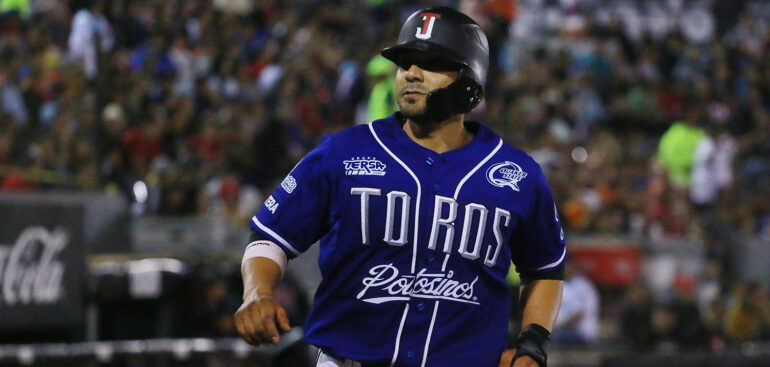 Toros repiten limpia sobre Guerreros