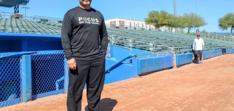 Visita George Arias campamento de Toros de Tijuana