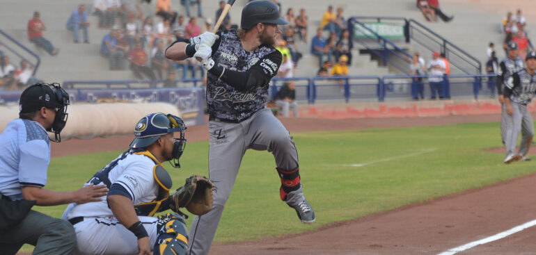 Abren Toros serie con triunfo en Aguascalientes