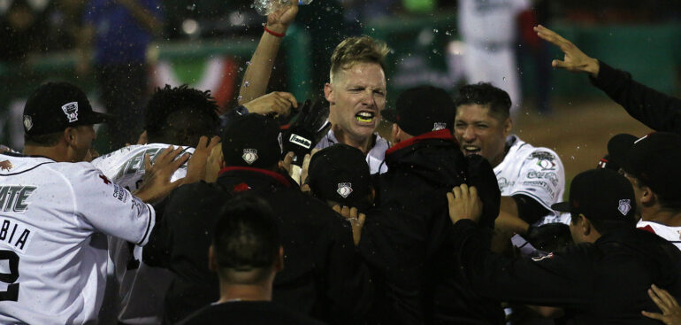 Propinan Toros primera cornada al iniciar la Serie del Rey