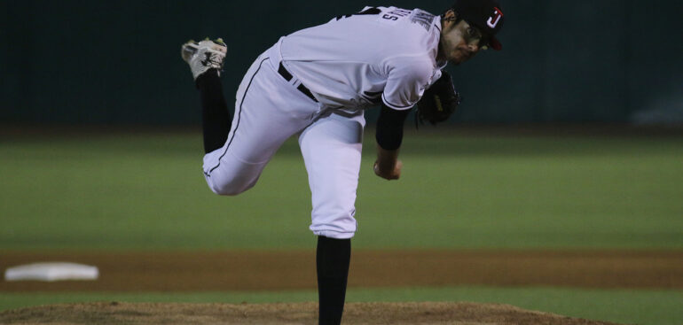 Debuta Dagoberto Vargas con Toros de Tijuana