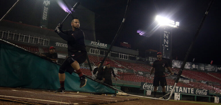 Toros realizan entrenamiento nocturno en el Gasmart