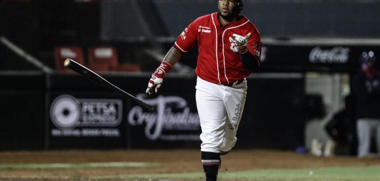 Va Toros contra Mariachis en última serie en casa