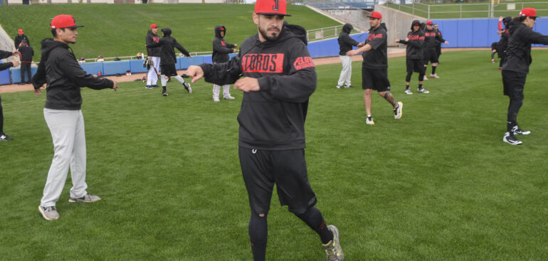 Reporta Maxwell León a pretemporada de Toros