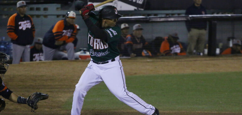 Debuta Pedro Arenas con Toros