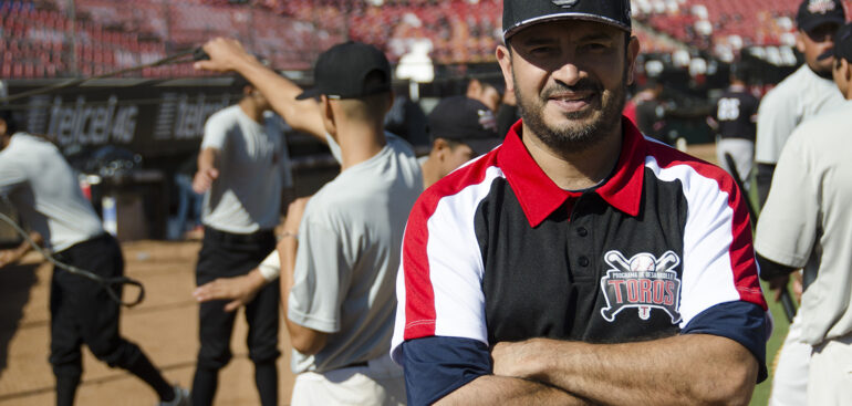 Continuará Óscar Robles su carrera con Toros de Tijuana