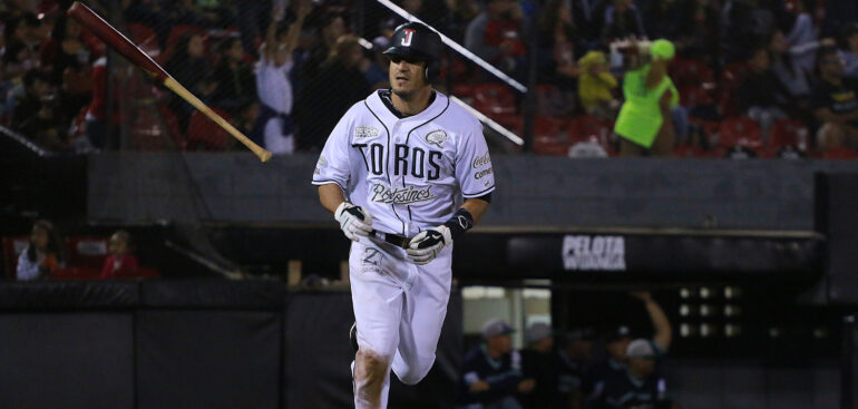 Inicia Toros serie con el pie derecho