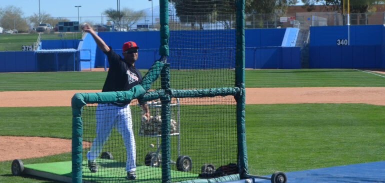 Oficializa Toros a Robles como coach de bateo