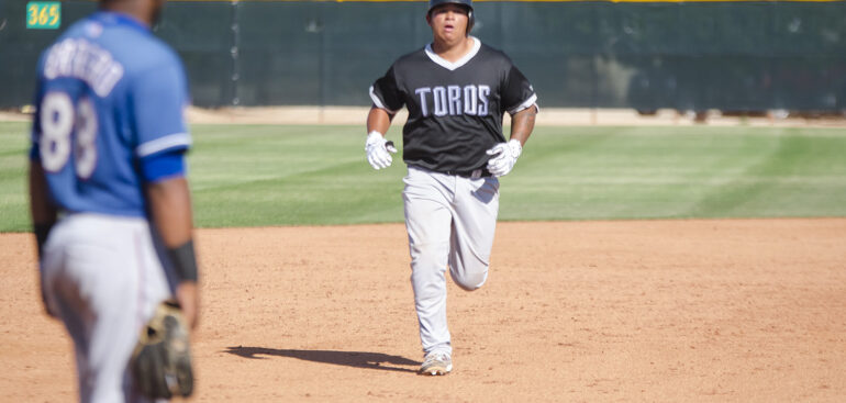 Toros sorprenden a Rangers; consiguen séptima victoria al hilo