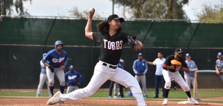 Gana Toros por blanqueada a Dodgers en Glendale