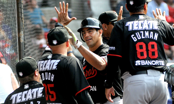 Toros abre temporada con triunfo; abollan corona a Diablos