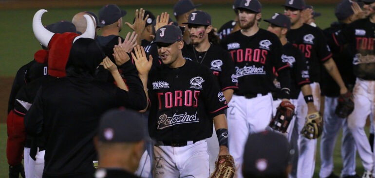 Comandan López y Díaz victoria de Toros