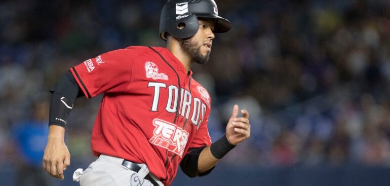 ARRANCA TOROS CON PIE DERECHO