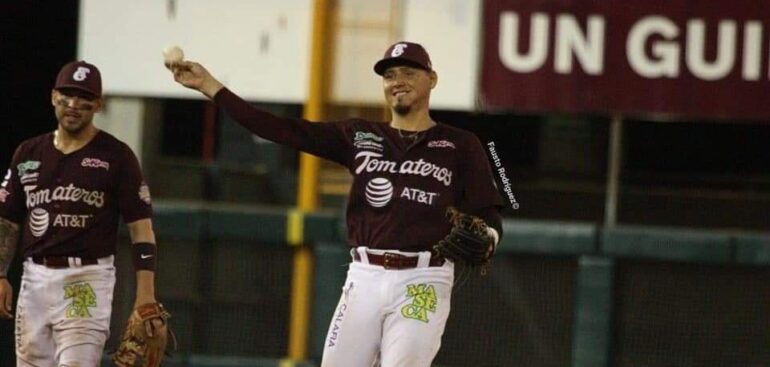 Colaboran Cruz y León en victoria de Tomateros