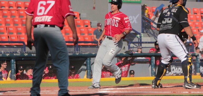 Jornada histórica de Maxwell León en doble triunfo de Toros