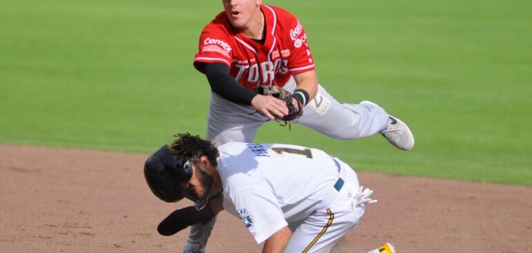 Le llueve a Toros en derrota contra Pericos