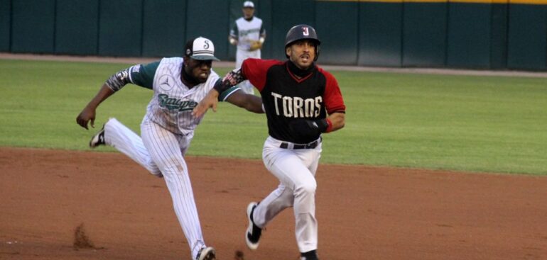 Caen Toros contra Saraperos en Saltillo