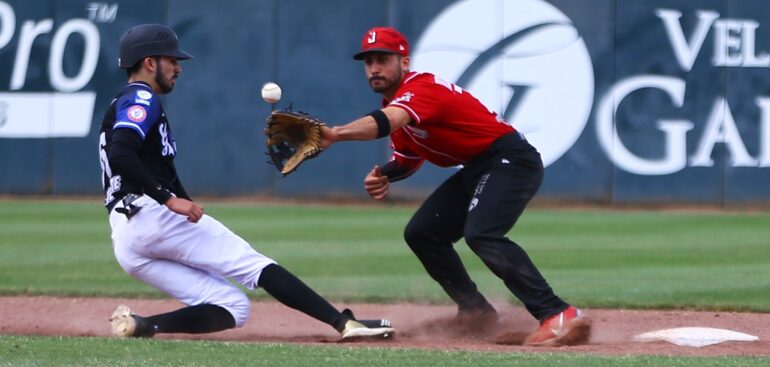 Saca Toros doble triunfo en Durango