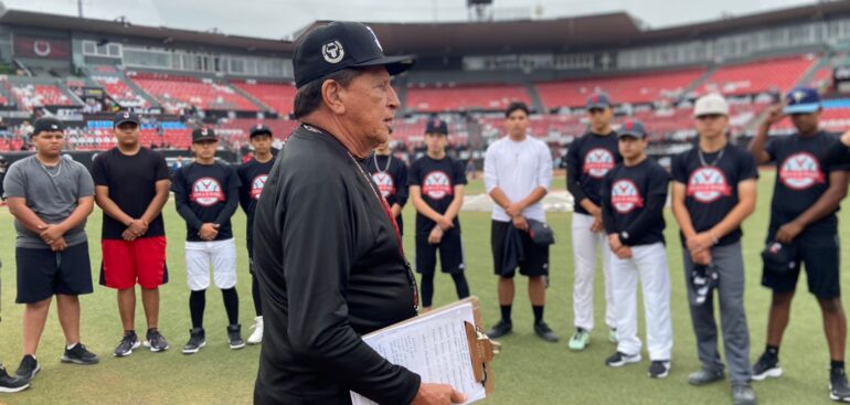 Inaugura Toros de Tijuana Escuela de Béisbol