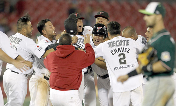 Impulsa Abel Martínez triunfo en la novena