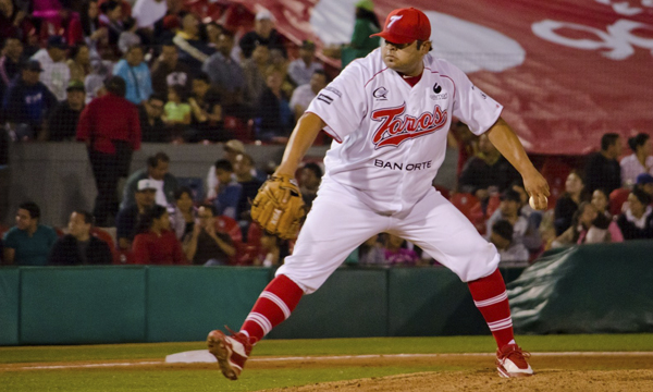 Dennys Reyes seguirá con Toros de Tijuana