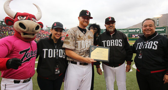 Reconoce Toros a Enright como Más Valioso de 2015