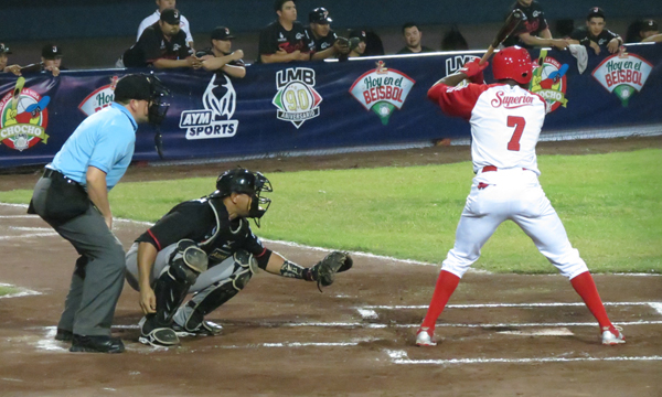 Caen Toros en Veracruz; mantienen liderato