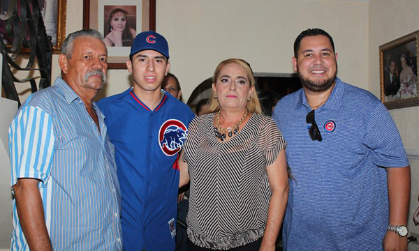 Reyes firma con Cachorros de Chicago