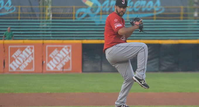 Caen Toros en juego de volteretas