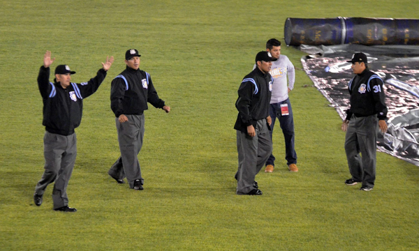 Persiguen lluvias a Toros