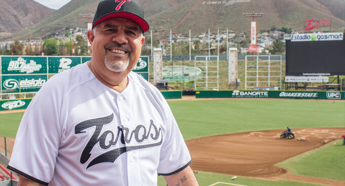 Luis Sojo, nuevo manejador de Toros de Tijuana