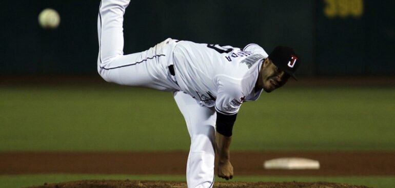 Manny Barreda lanza sin hit ni carrera en la Liga Mexicana del Pacífico