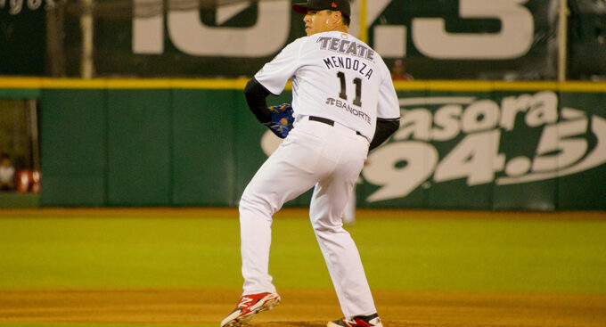 Pasa Mario Mendoza Jr. a Pericos de Puebla