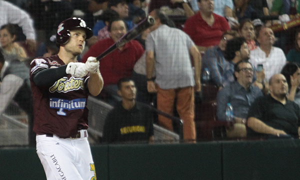 Inaugura Tomateros campaña y estadio con victoria