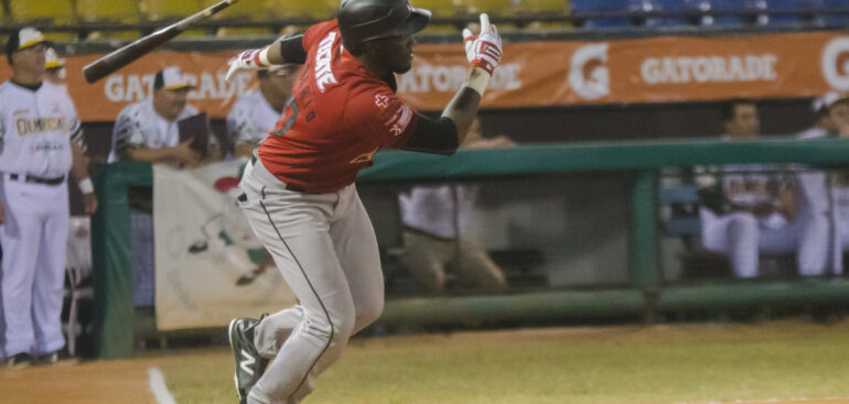 Supera Olmo Rosario los 100 hits con Toros de Tijuana