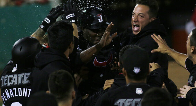 Aseguran Toros serie en entradas extras