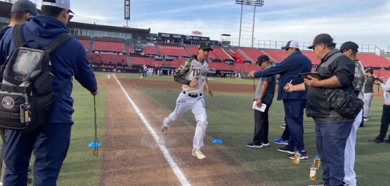 BRILLAN PROSPECTOS EN “SHOWCASE” DE TOROS DE TIJUANA