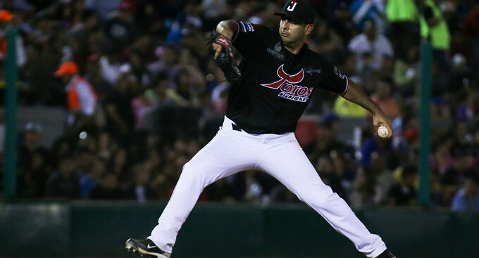 Toros de Tijuana abren serie en Puebla